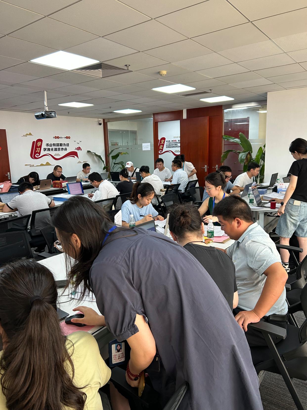 副高级工程师职称评定条件及流程-看懂这三点少走弯路